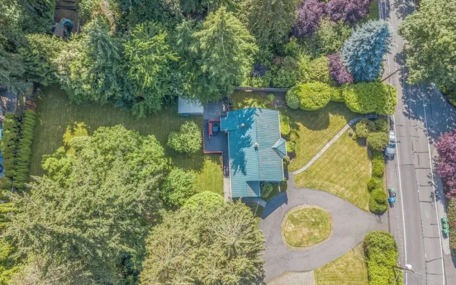 Private park in a cozy home next to I-90 huge yard