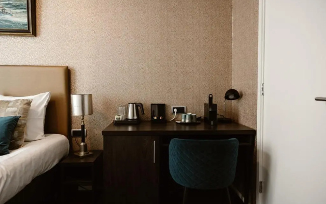 Grand Hotel