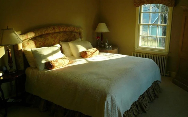 The Kent Collection - The Firefly Inn