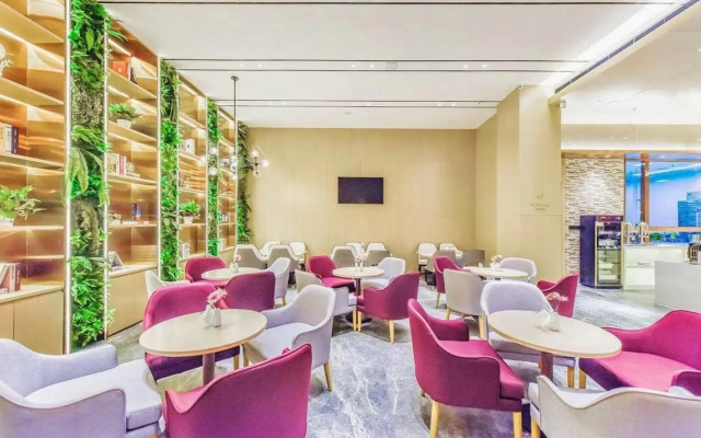 Lavande Hotels（Bishan Subway Station  Yuquan Lake Park Branch）
