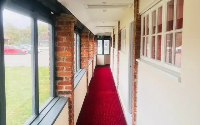 Rivenhall End Hotel