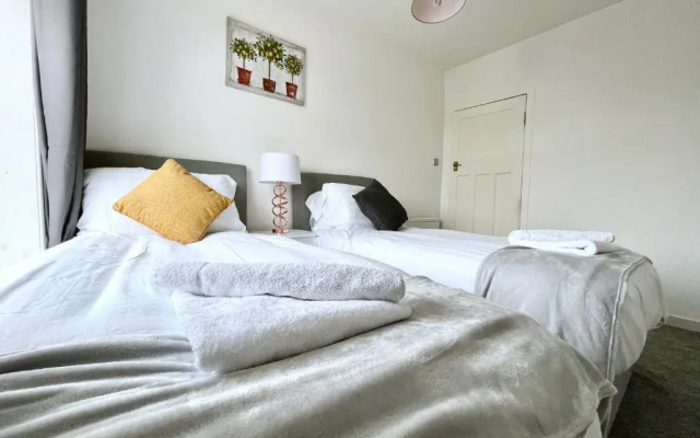 Kingsbridge Apartment