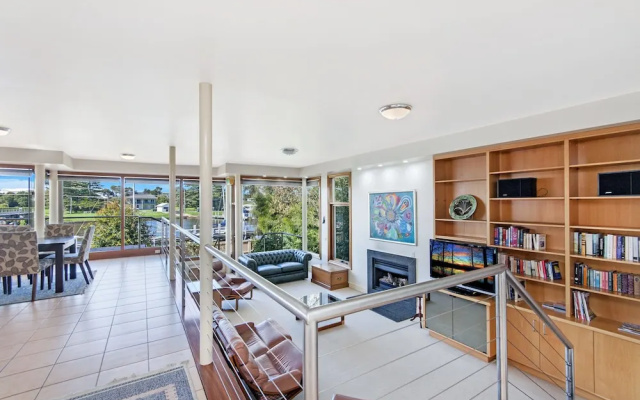 Shearwater Riverview Apartment