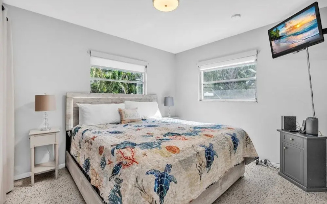 Barefoot Bungalow 2 Bedroom Home