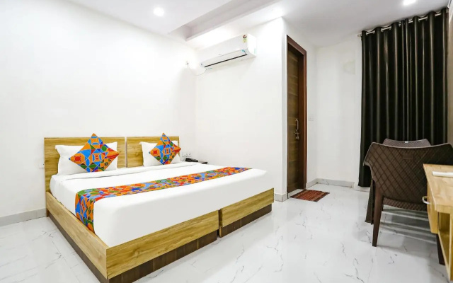 Fabhotel Silver Crown