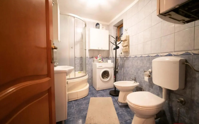 Apartman Yellow House