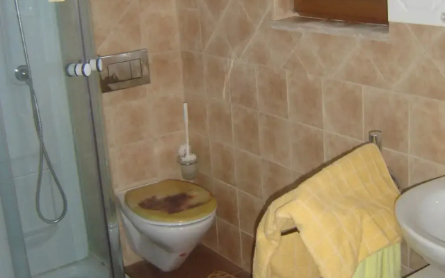 Holiday Home Sisan Near Beach & Pool
