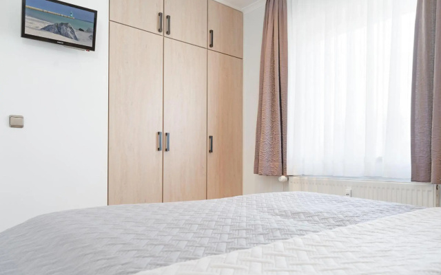 Ferienwohnung Deichblick mit Terrasse m Kaiserhof 1