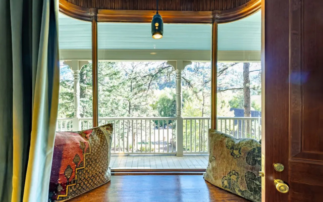 The Outlook Lodge