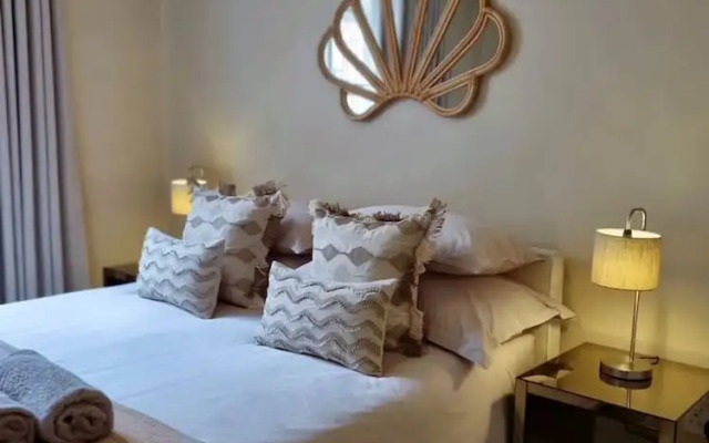 Luxurious Sea Point Apartment