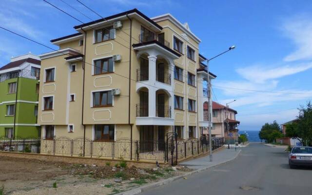 Отель in Elitonia 5 Болгария, Равда - отзывы, цены и фото номеров - забронировать отель in Elitonia 5 онлайн вид на фасад