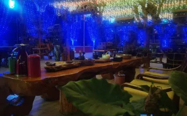 Tukes Ligong Be Courtyard Homestay Reception Center