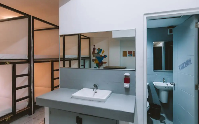 Mad Monkey Cebu City - Adults Only