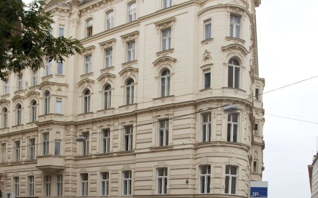 Отель 6 Rooms - Garnisongasse Австрия, Вена - отзывы, цены и фото номеров - забронировать отель 6 Rooms - Garnisongasse онлайн вид на фасад