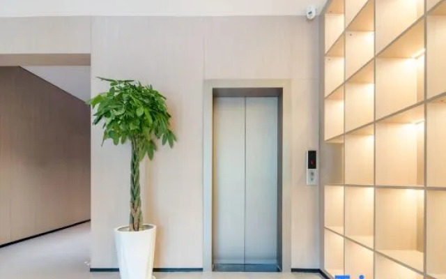 Yunyi Smart Sleep Hotel (Yunzhou Chunyu Auto City, Wucheng District)