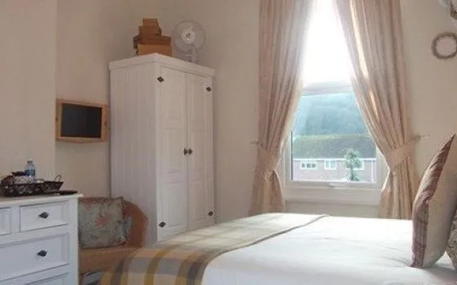 Staveley House