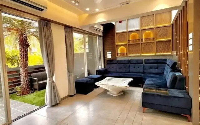 Boss 3 BHK With Pvt Pool By Stellar Stays