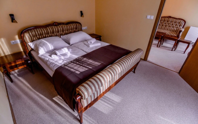 Hotel Majna