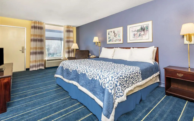 Days Inn by Wyndham South Hill