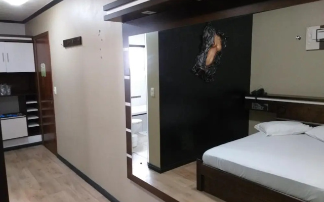 Motel Avenida - Adult Only