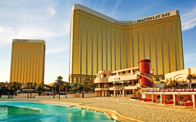 Отель Mandalay Bay Resort And Casino бассейн