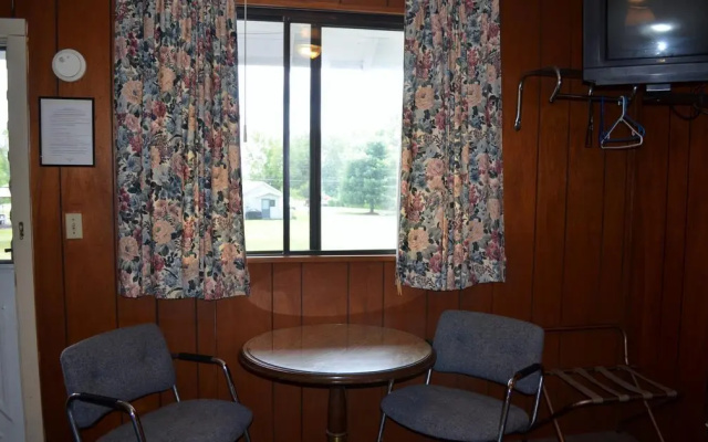 Chamber Lane Motel