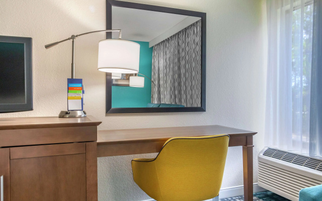 Hampton Inn Adel