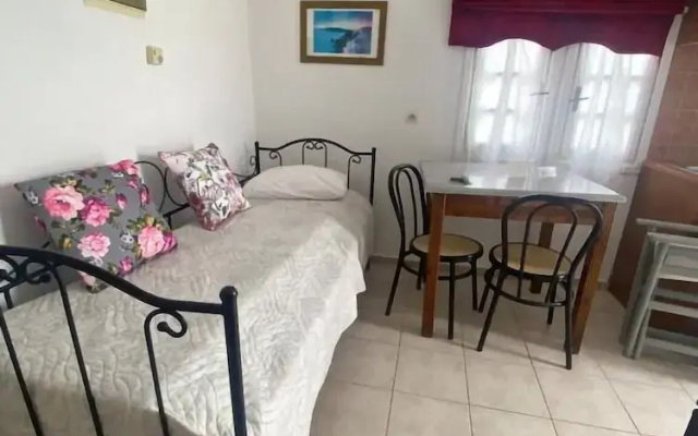 Aeolos Apartments