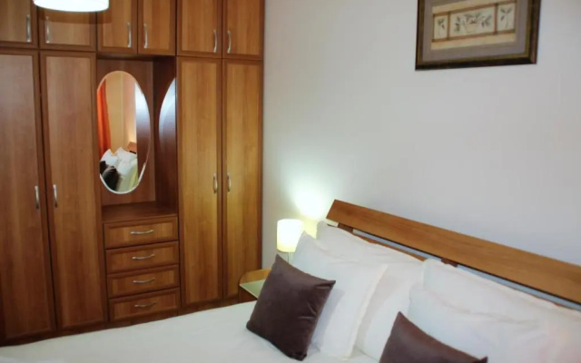 PM Services Royal Plaza Apartments