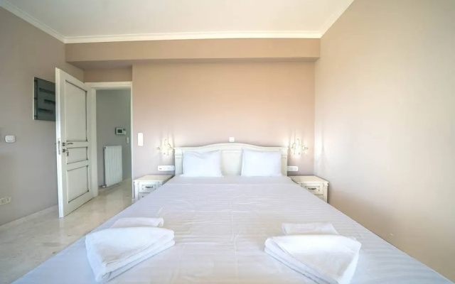 Karyo Villa,- 4bd, 3min On Foot From The Beach!
