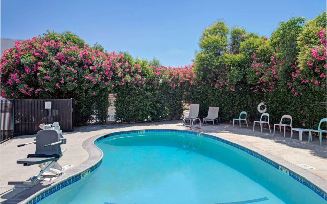 Super 8 by Wyndham Sacramento/Florin Rd