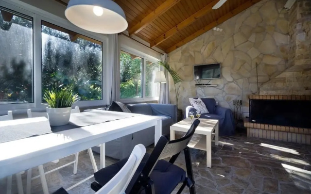 Peaceful house Loutraki village