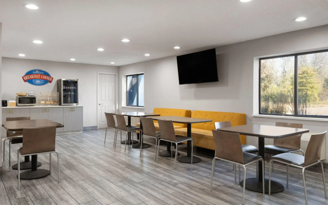 Days Inn By Wyndham Davenport