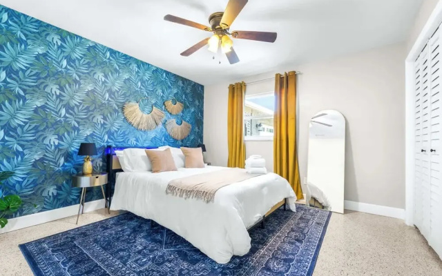 Bay Crest House Stay for 10!