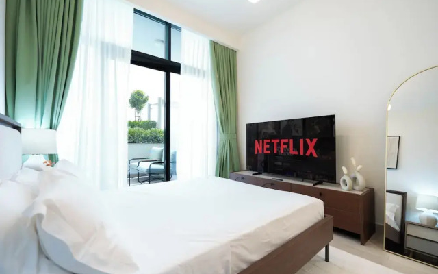 Modern Studio in Azizi Riviera 46