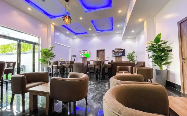 Huxton Hotel