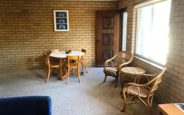 Flat 2 - 3 Bay Lane