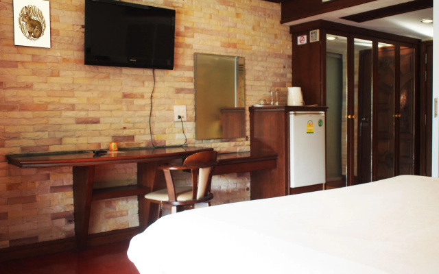 NH Elegant Hotel