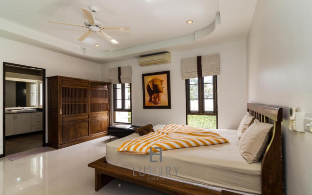4 Bedroom Private Bali Style Villa HH1