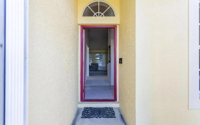 Serene & Attractive Heated Pool Spa Home