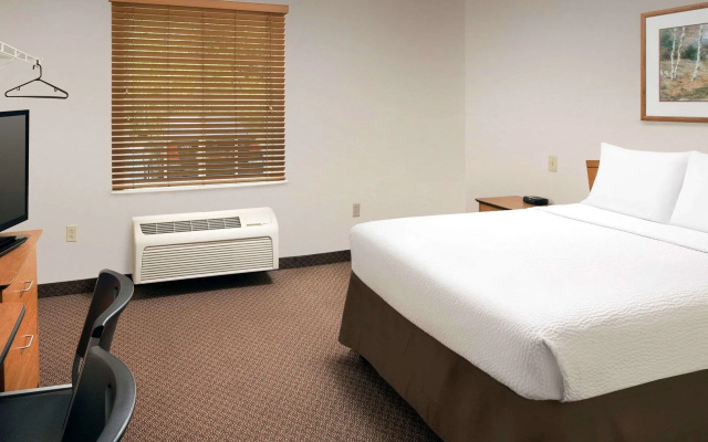 WoodSpring Suites Macon North I-75
