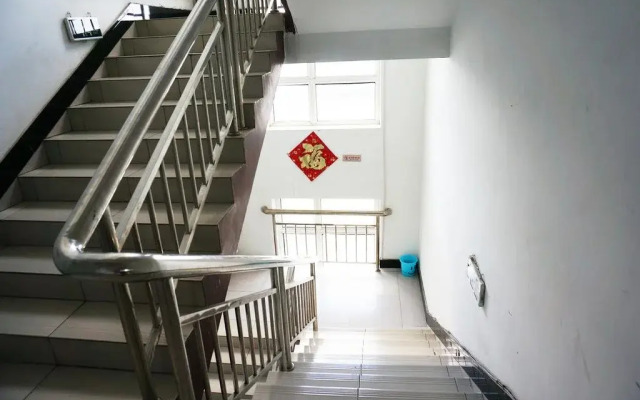 Yaju Guo'an Hotel
