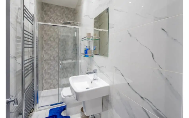 Luxurious 2 Bedroom serviced apartment