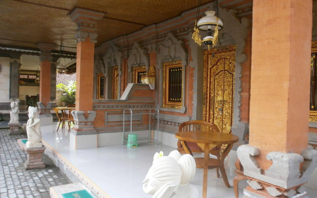 Warji House 2 Bungalows