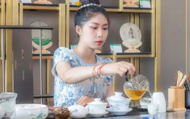 Rezen Pinge Hotel (Xishuangbanna Jinghong Airport Railway Station)