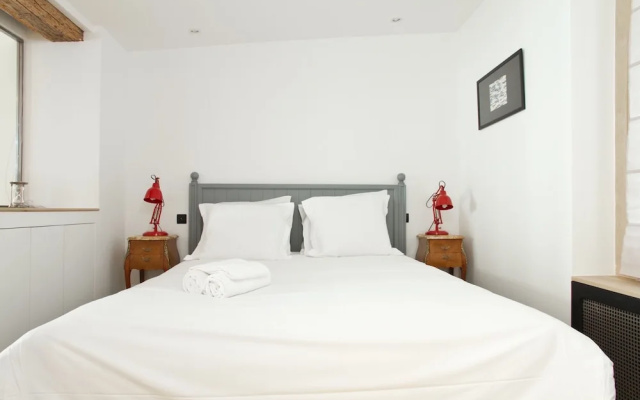 St. Germain des Pres Mabillon Apartment