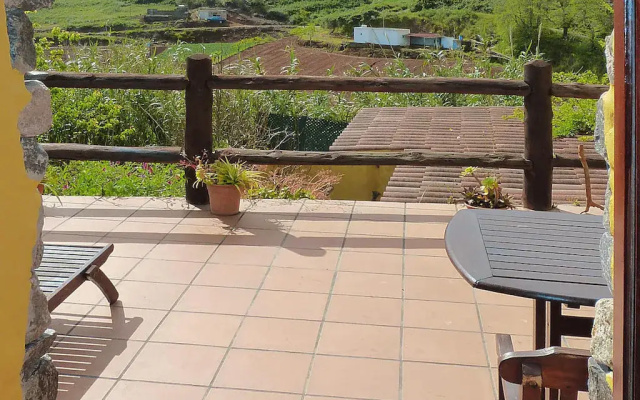 Apartment in Moya with terrace
