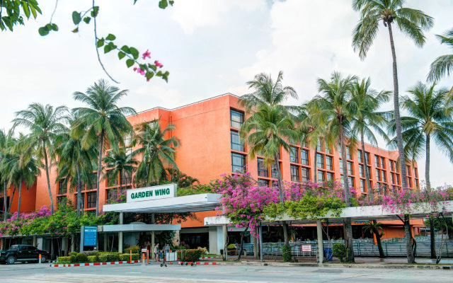 Отель Ambassador City Jomtien вид на фасад