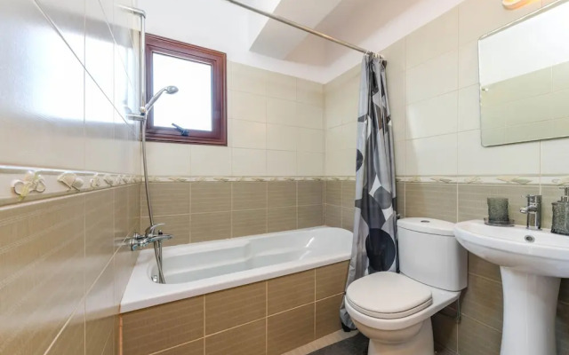 Nissi Apartment 101