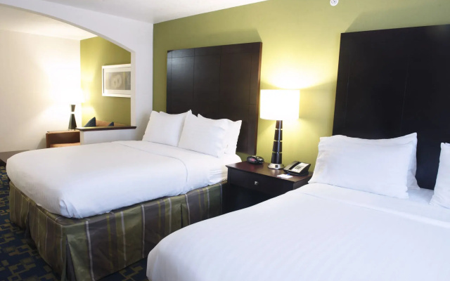 Holiday Inn Express Urbandale Des Moines